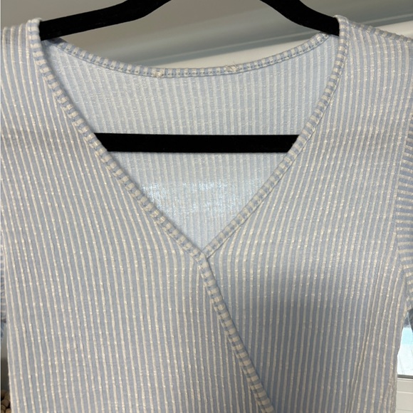 Reitman’s Tee Shirt Blouse - Picture 3 of 6
